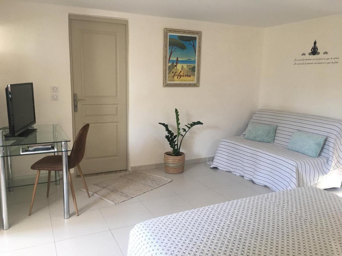 Appartement Dans La Colline Belgentier Екстер'єр фото