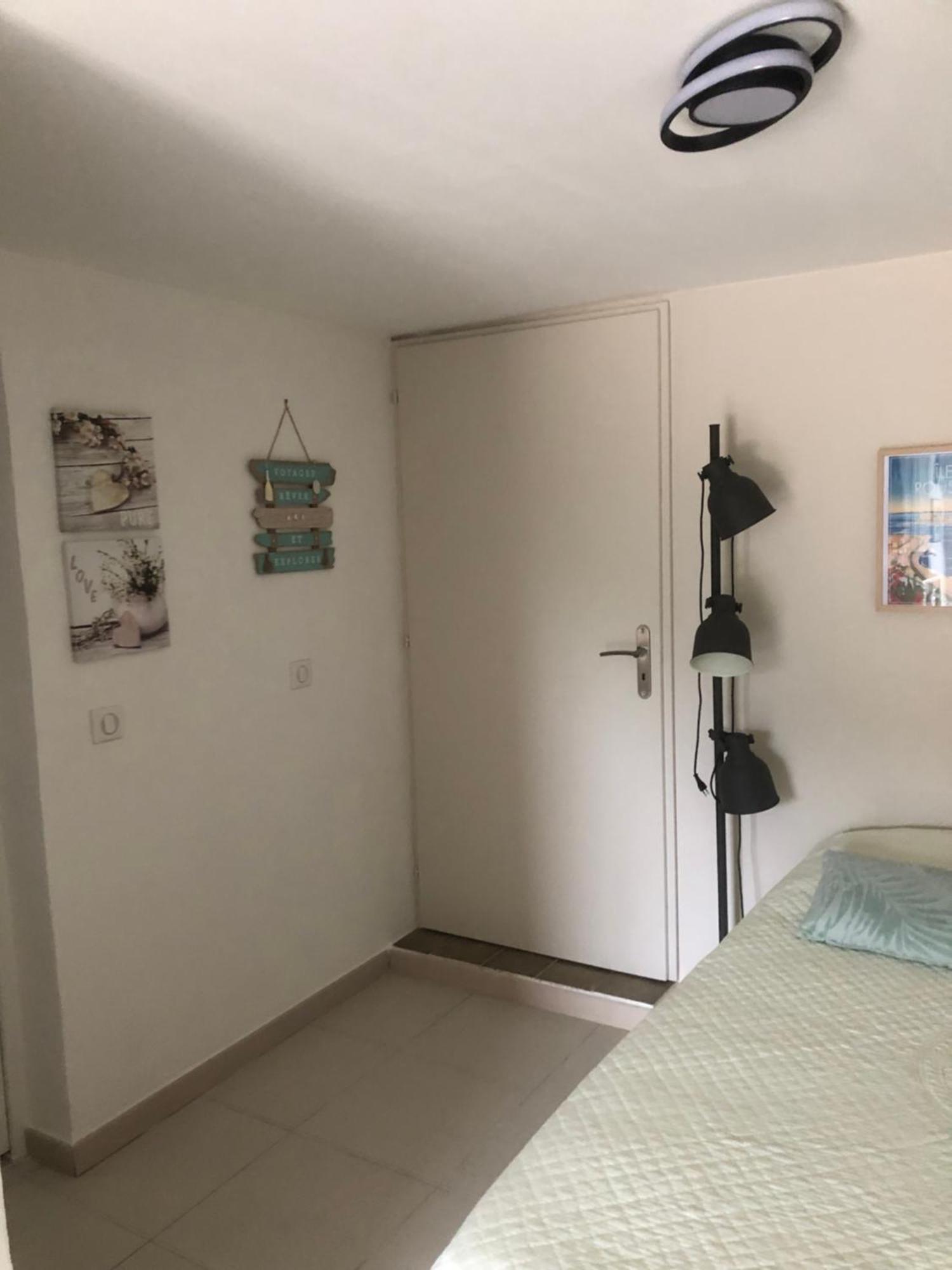 Appartement Dans La Colline Belgentier Екстер'єр фото