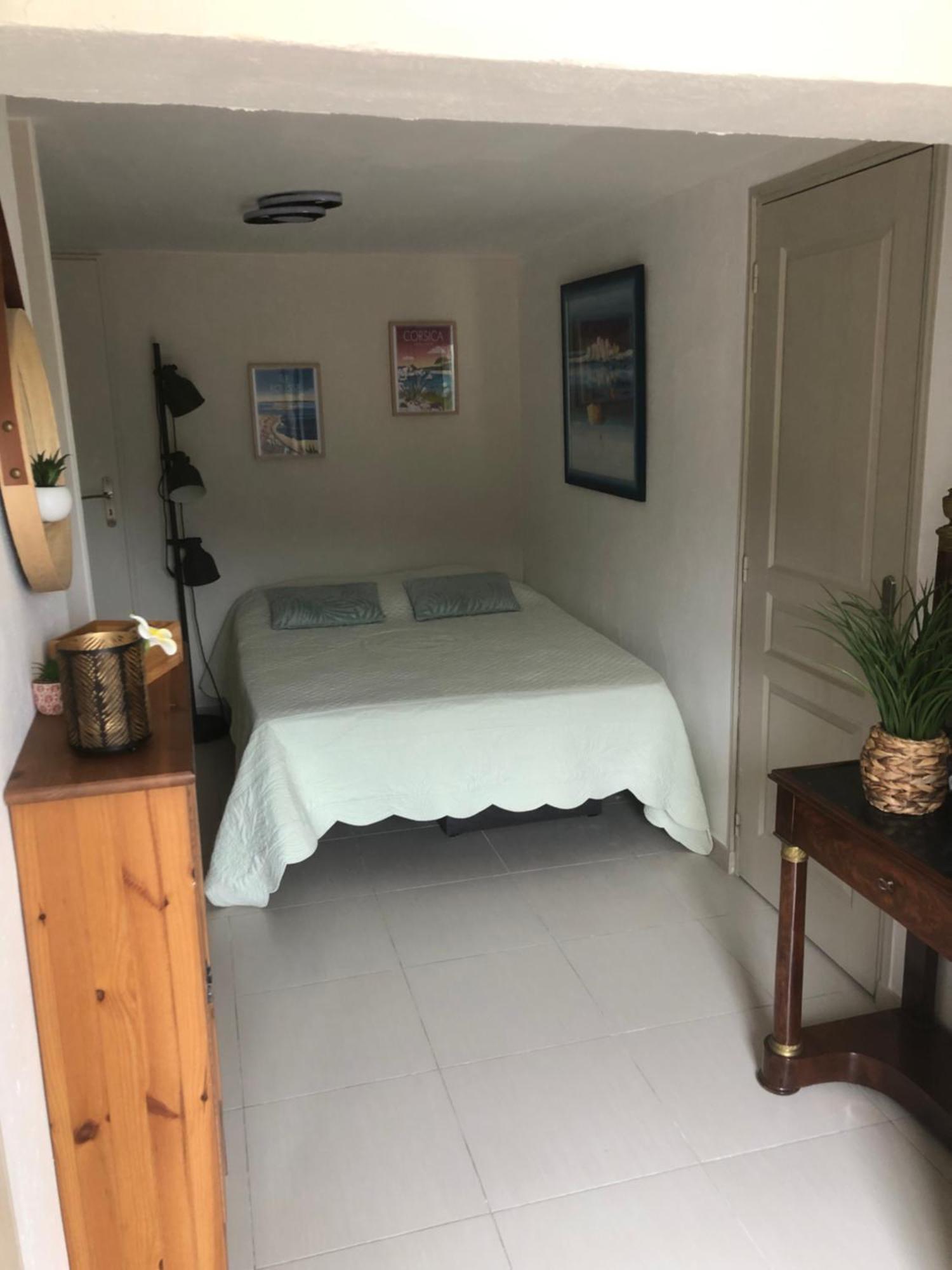 Appartement Dans La Colline Belgentier Екстер'єр фото