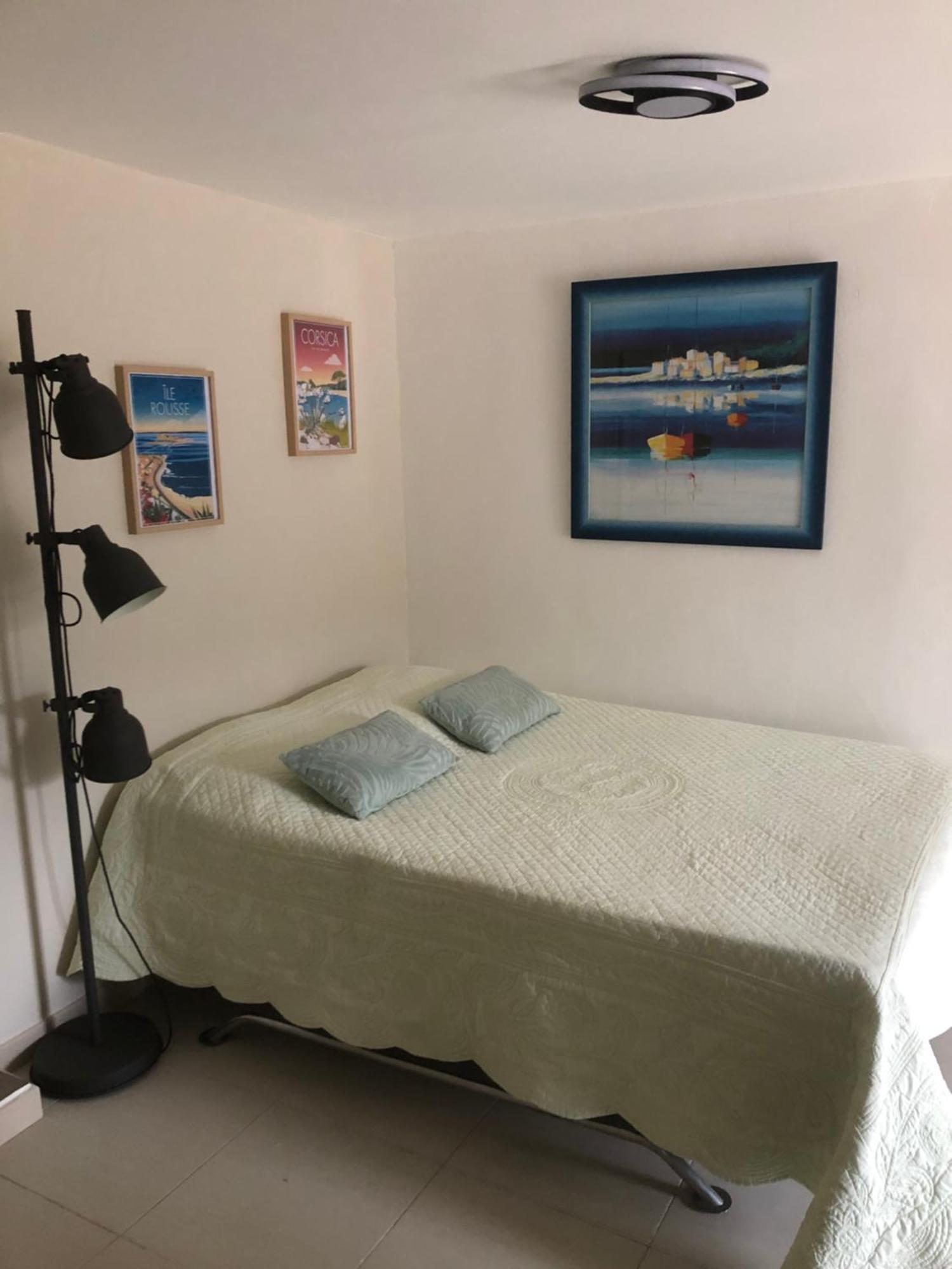Appartement Dans La Colline Belgentier Екстер'єр фото